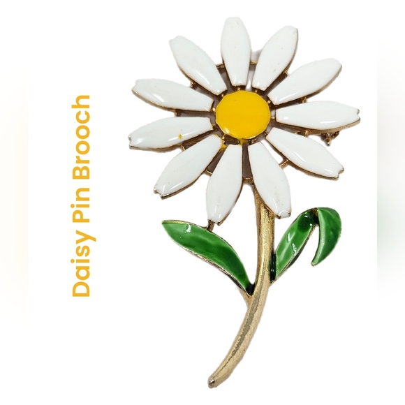 Daisy Pin Brooch White Petals Yellow Center Enamal Springtime 2.5 Inch Gold Tone - Picture 1 of 8